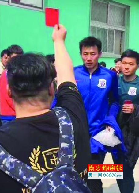 迪卡尼奥接着说：“我这么说并不是针对穆里尼奥、罗马俱乐部或其他任何球队。